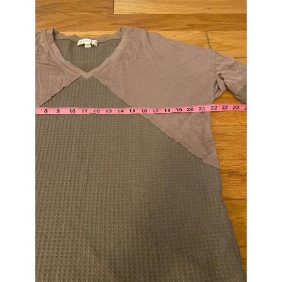 Weekend Suzanne Betro, Woman's tan waffle knit long sleeve top size medium - Picture 7 of 8